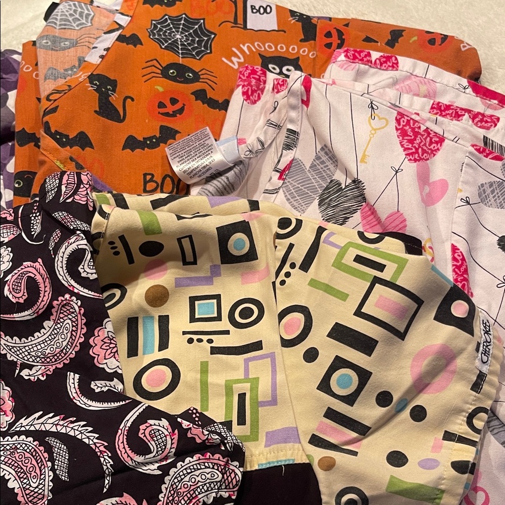 Colorful Patterned Scrub Tops Collection/S - Picture 2 of 3